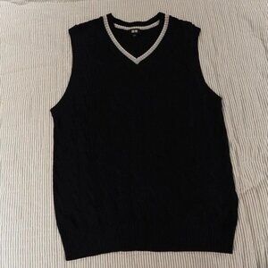 Uniqlo Navy Cable Knit Sweater Vest w/ Grey Trim | Men’s S / Women’s M